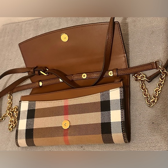 Burberry Henley Chain Crossbody Check Canvas Tan Brown 100% Authentic - Picture 3 of 16